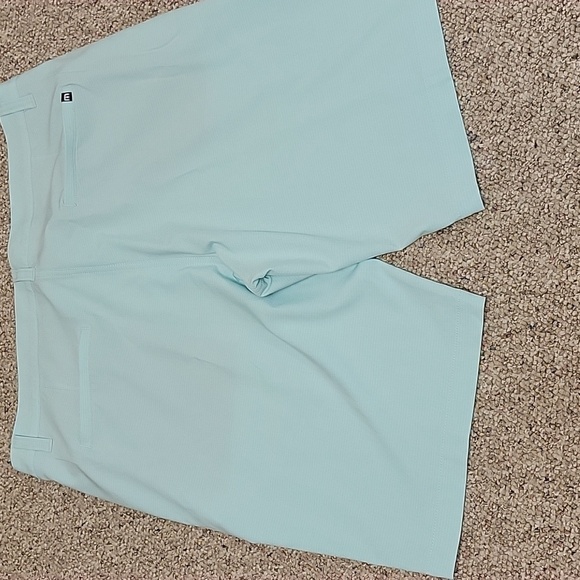 Travis Mathew 10" Mint Green Performance Shorts Mens Sz 38. - Picture 5 of 7